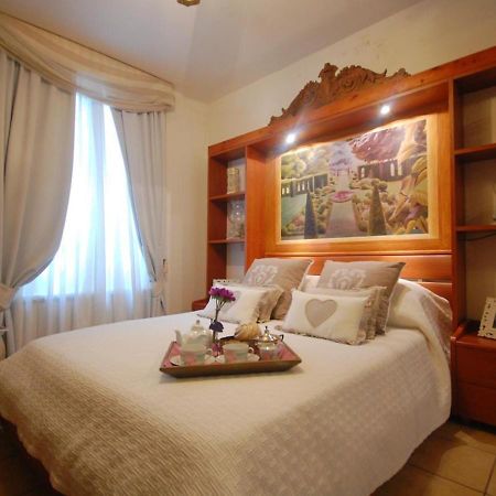 רומא The Right Place 4U Domus Savelli Boutique Apartment מראה חיצוני תמונה